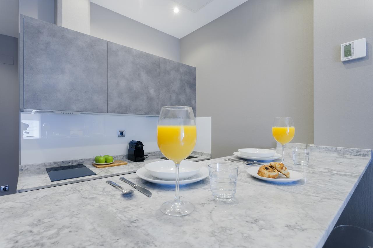 Dobo Rooms Palacio Apartments マドリード エクステリア 写真