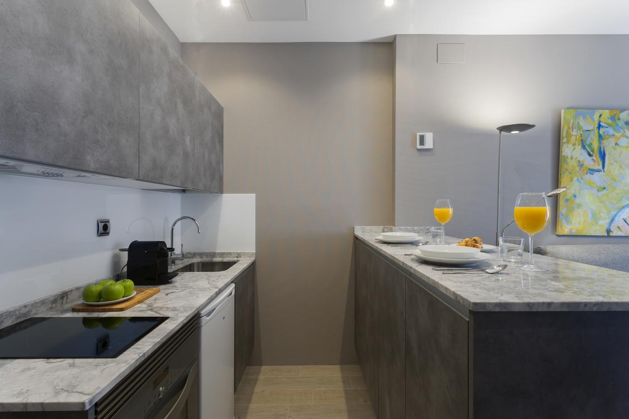 Dobo Rooms Palacio Apartments マドリード エクステリア 写真