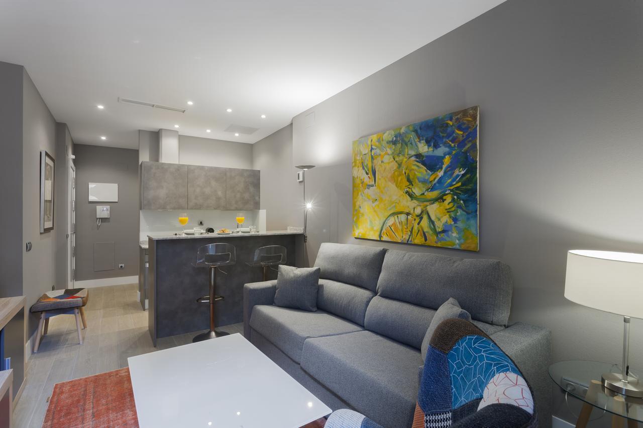 Dobo Rooms Palacio Apartments マドリード エクステリア 写真