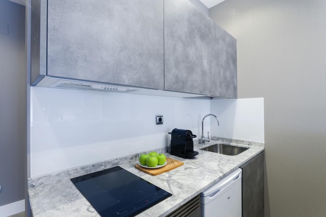 Dobo Rooms Palacio Apartments マドリード エクステリア 写真