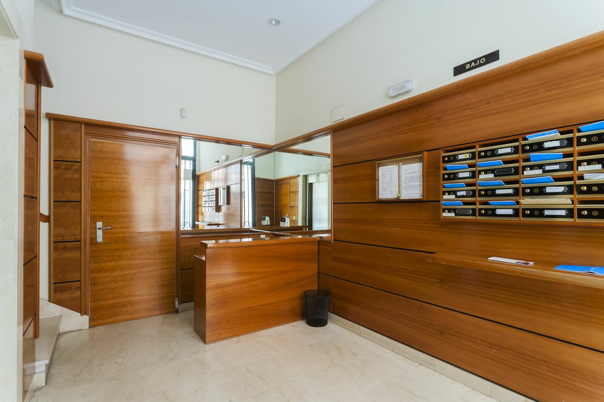 Dobo Rooms Palacio Apartments マドリード エクステリア 写真