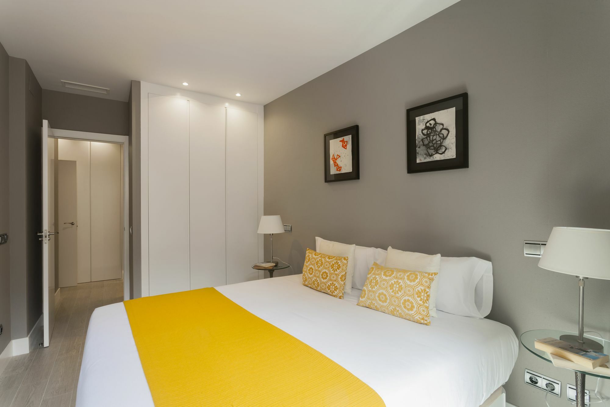 Dobo Rooms Palacio Apartments マドリード エクステリア 写真